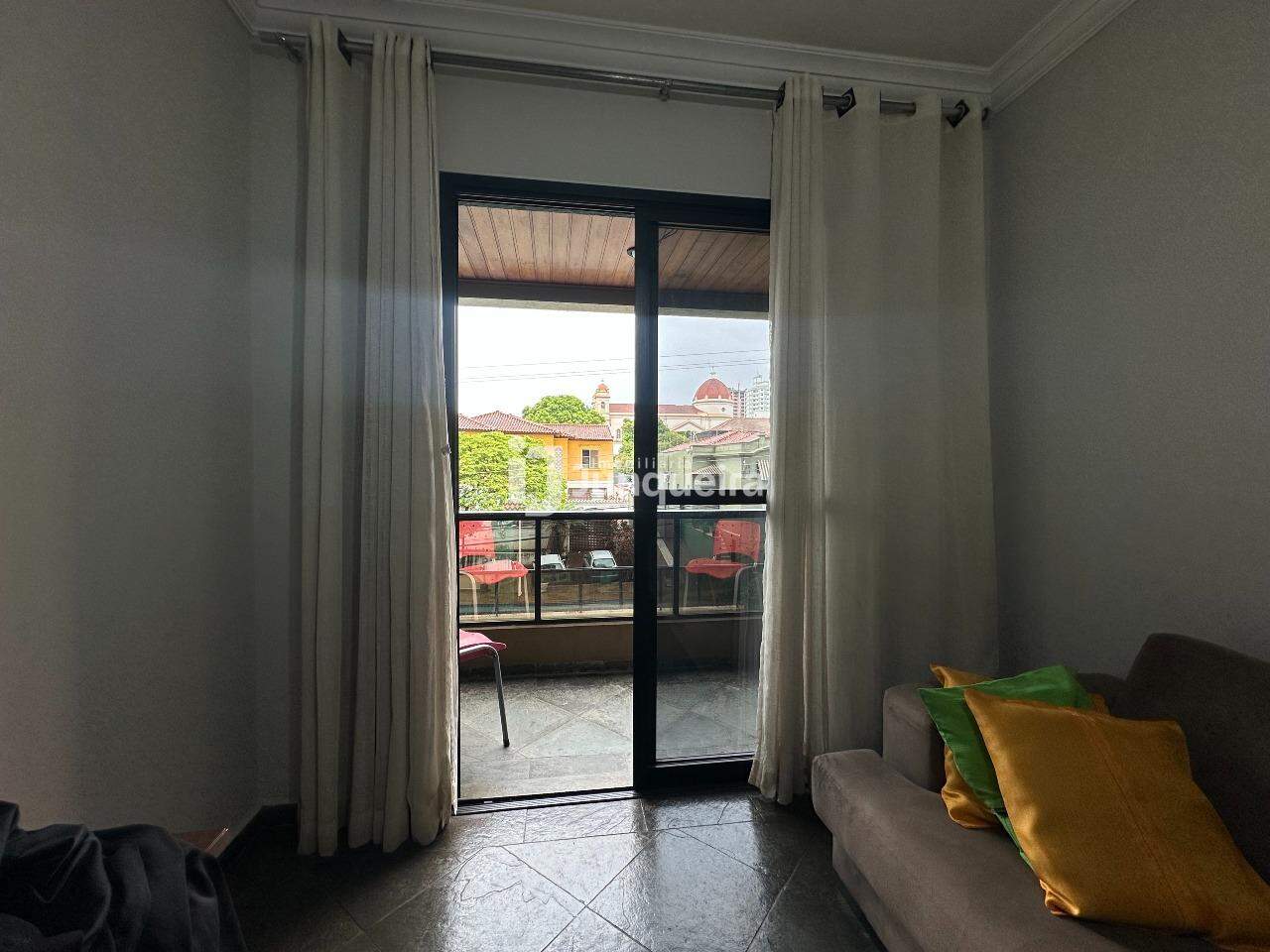 Apartamento para alugar no Saint Germain, 2 quartos, sendo 1 suíte, 1 vaga, no bairro Centro em Piracicaba - SP