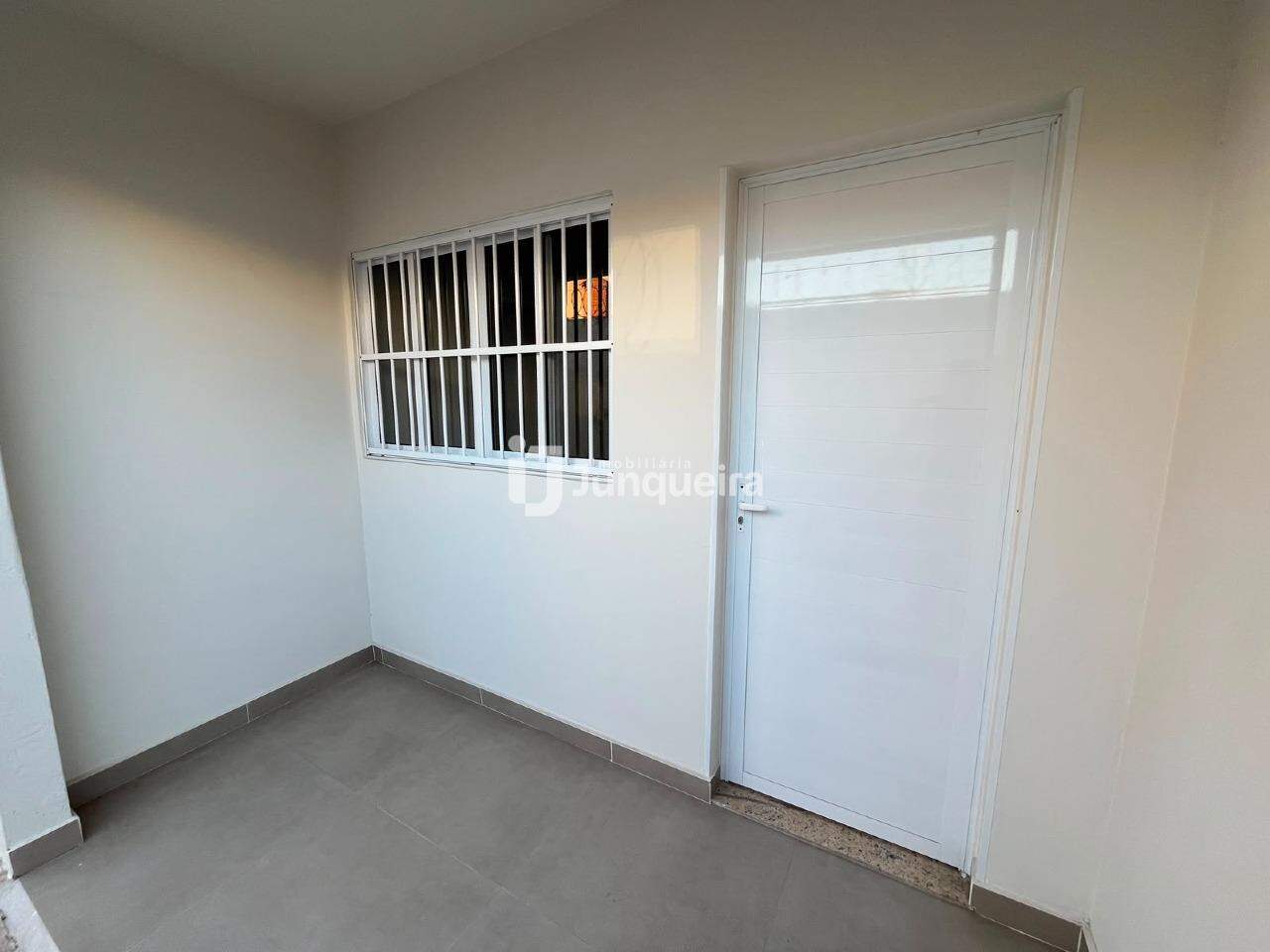 Casa para alugar, 2 quartos, 1 vaga, no bairro Paulista em Piracicaba - SP