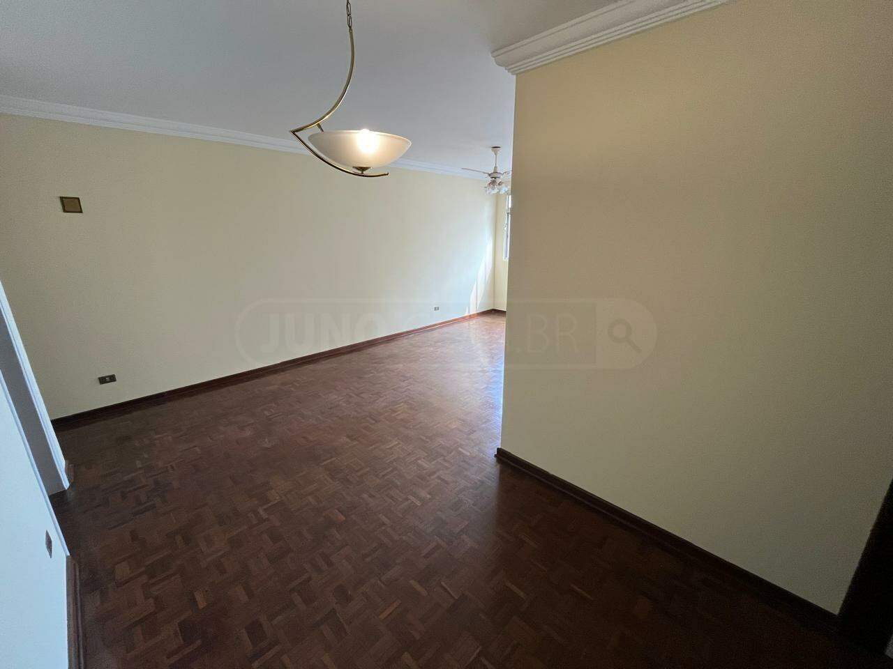 Apartamento para alugar no Alferes, 3 quartos, sendo 1 suíte, 1 vaga, no bairro Centro em Piracicaba - SP