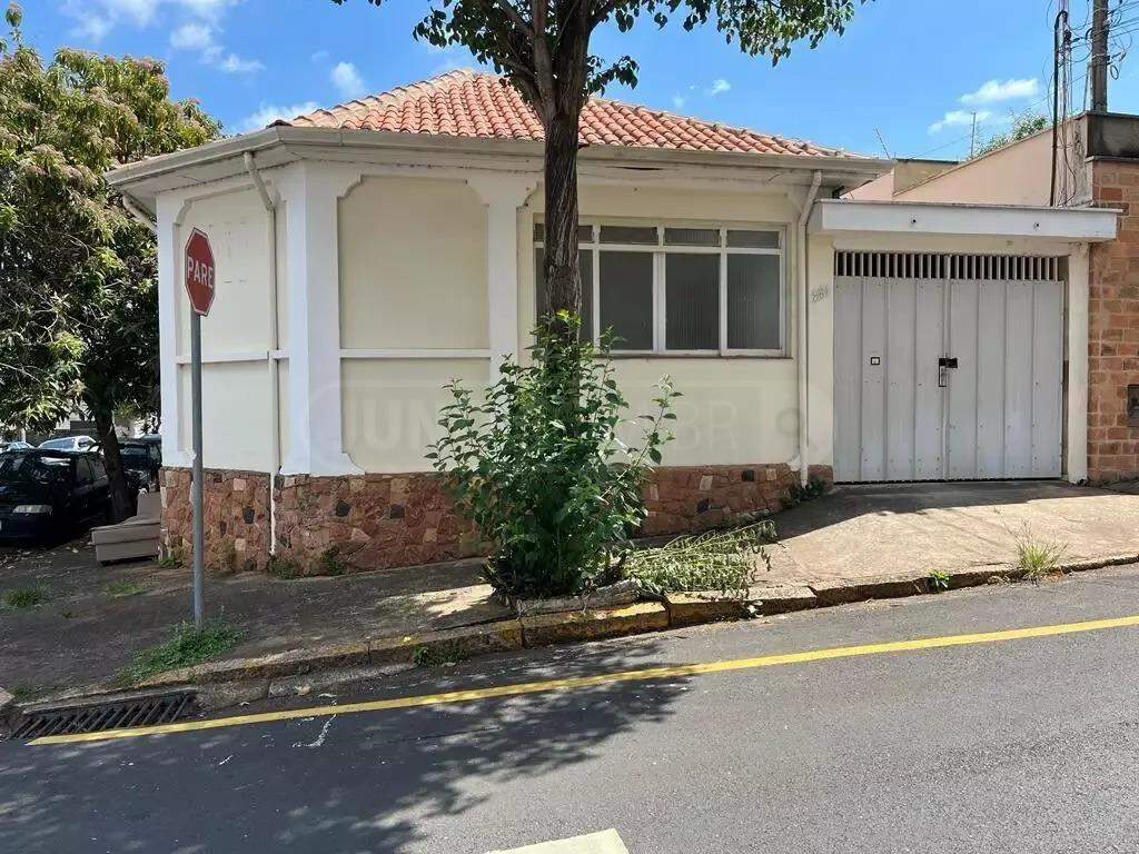 Casa à venda, 3 quartos, 3 vagas, no bairro Centro em Piracicaba - SP