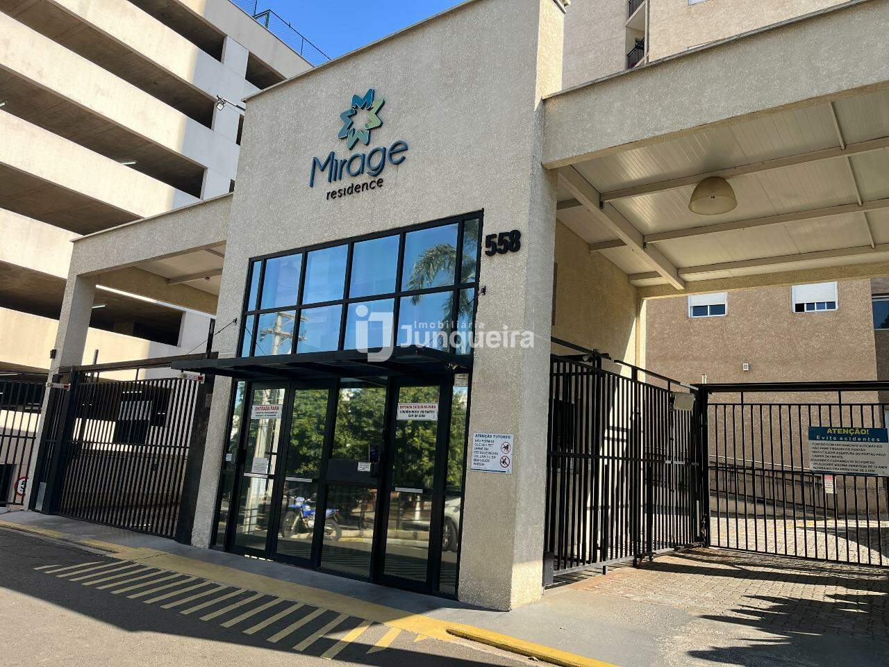 Apartamento à venda no Mirage, 2 quartos, sendo 1 suíte, 2 vagas, no bairro Paulicéia em Piracicaba - SP