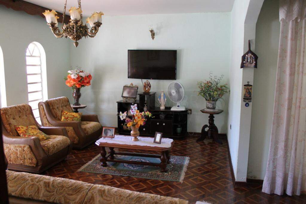 Casa à venda, 4 quartos, sendo 1 suíte, 2 vagas, no bairro Vila Rezende em Piracicaba - SP