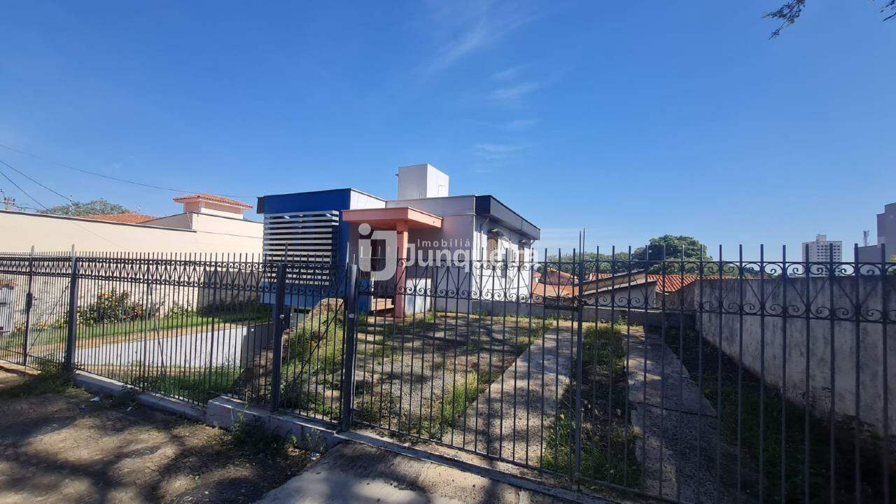 Casa para alugar, 3 quartos, 3 vagas, no bairro Vila Rezende em Piracicaba - SP