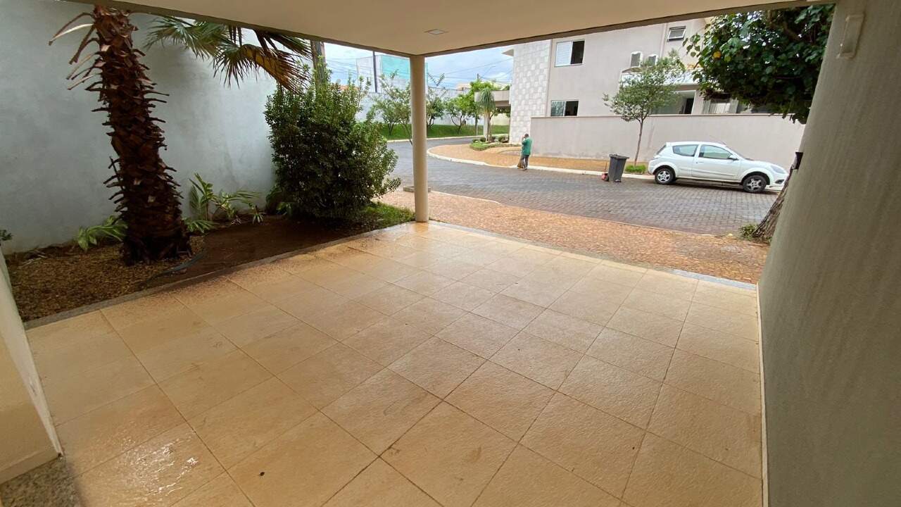 Casa para alugar, 3 quartos, sendo 1 suíte, 2 vagas, no bairro São Francisco em Piracicaba - SP