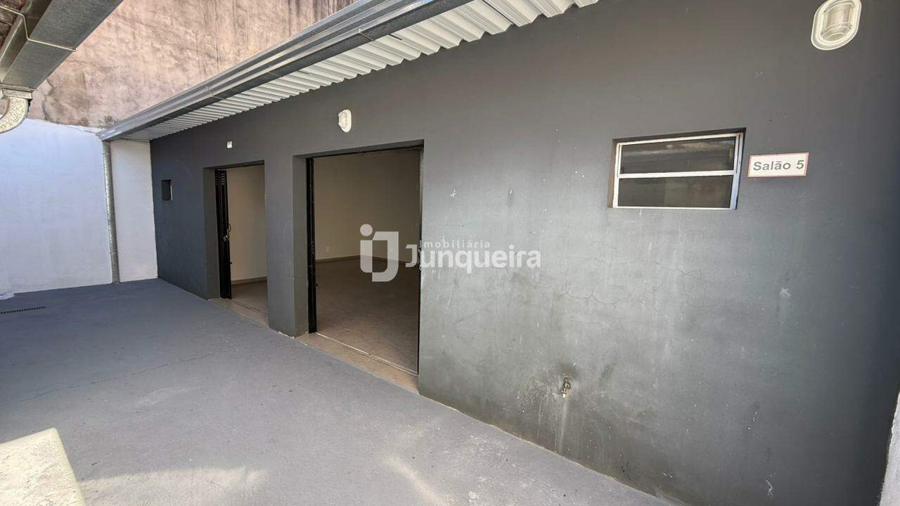 Salão para alugar, no bairro Santa Terezinha em Piracicaba - SP
