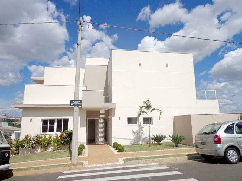 Casa em Condomínio à venda no Damha I, 3 quartos, sendo 3 suítes, 4 vagas, no bairro Damha em Piracicaba - SP