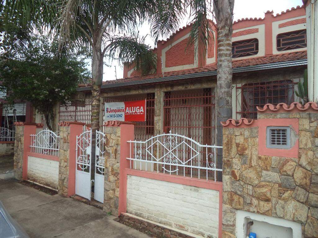 Casa para alugar, 3 quartos, 4 vagas, no bairro Santa Terezinha em Piracicaba - SP