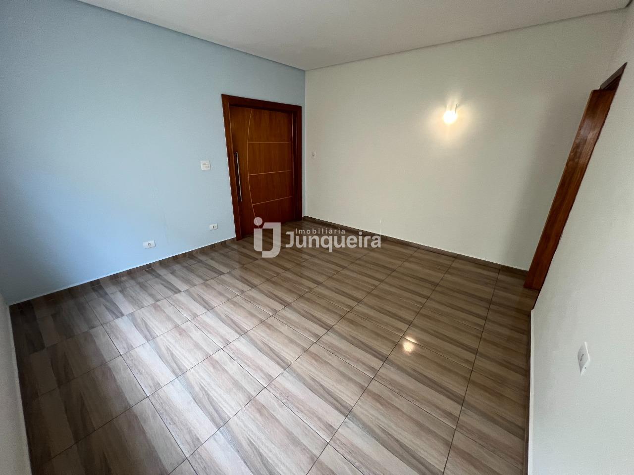 Casa para alugar, 3 quartos, sendo 1 suíte, 2 vagas, no bairro Centro em Piracicaba - SP