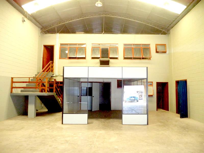 Galpão para alugar, 6 vagas, no bairro Santa Terezinha em Piracicaba - SP