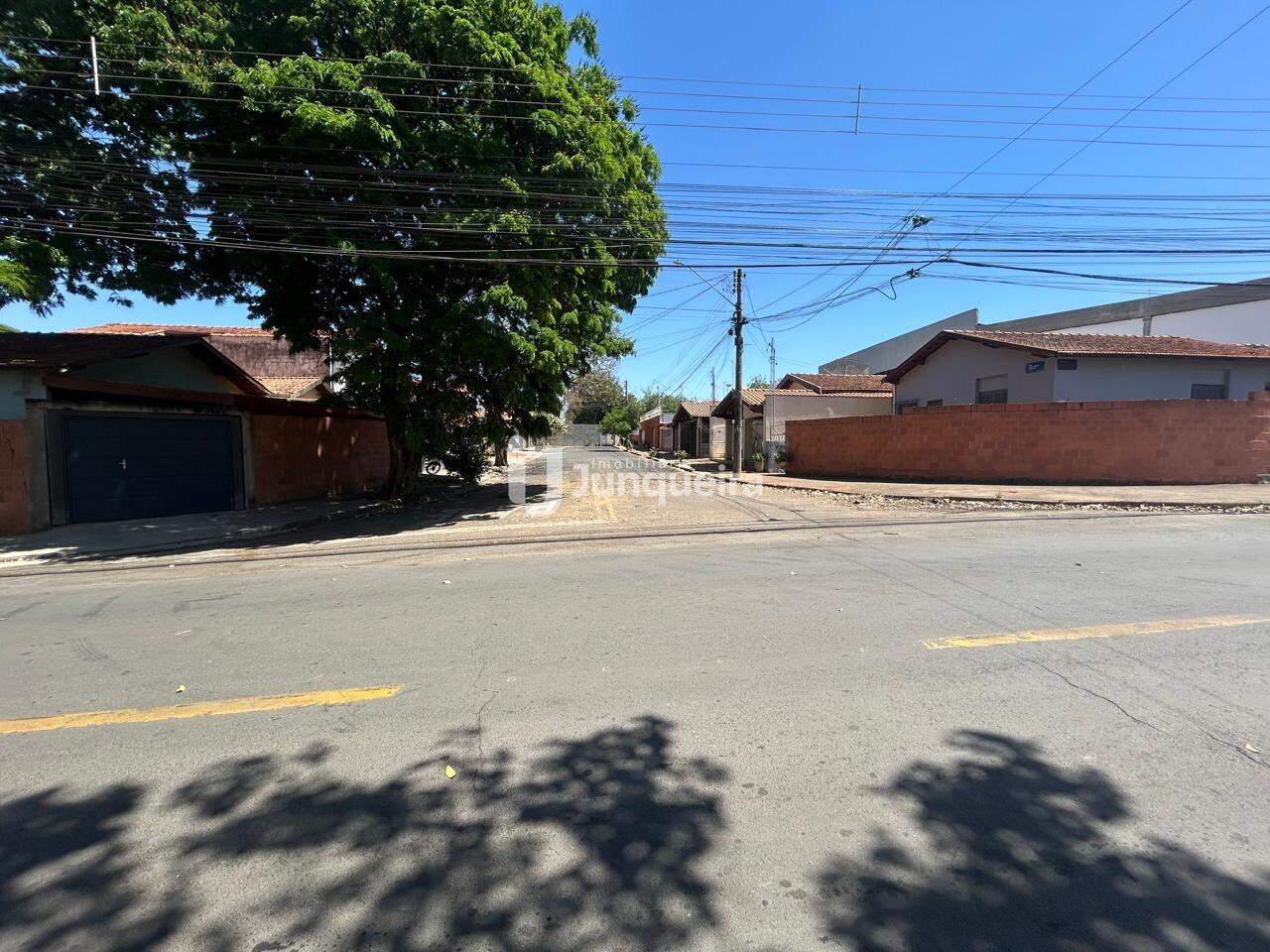 Terreno à venda, no bairro Jardim Califórnia em Piracicaba - SP