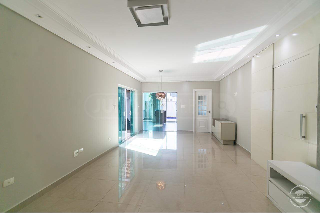 Casa em Condomínio à venda no Damha I, 3 quartos, sendo 3 suítes, 4 vagas, no bairro Ondas em Piracicaba - SP