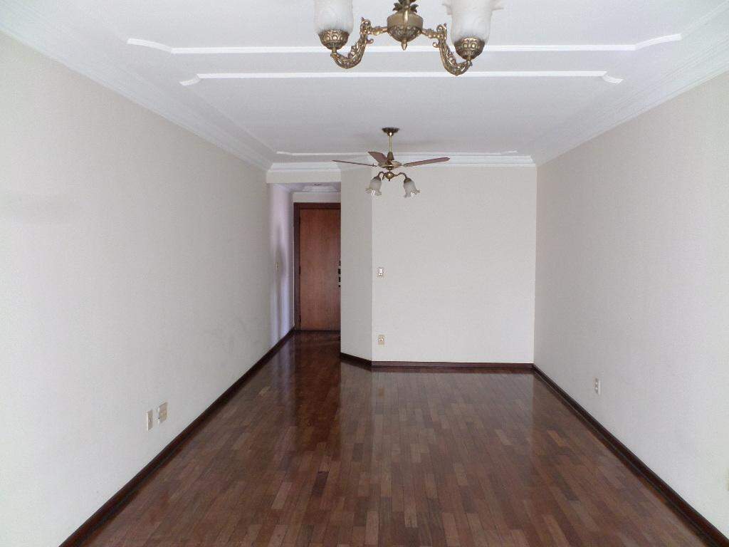 Apartamento à venda no Edifício Flávia, 3 quartos, sendo 1 suíte, 1 vaga, no bairro Centro em Piracicaba - SP