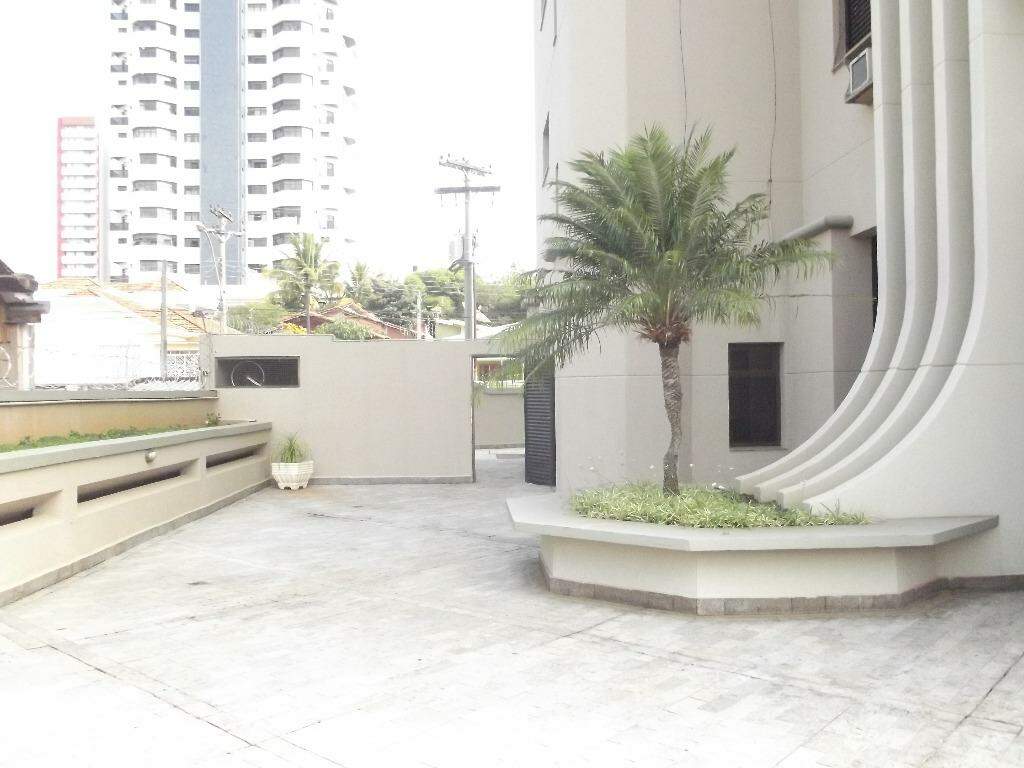 Apartamento à venda no Edificio Ligia Guidotti Alves, 5 quartos, sendo 2 suítes, 3 vagas, no bairro Centro em Piracicaba - SP