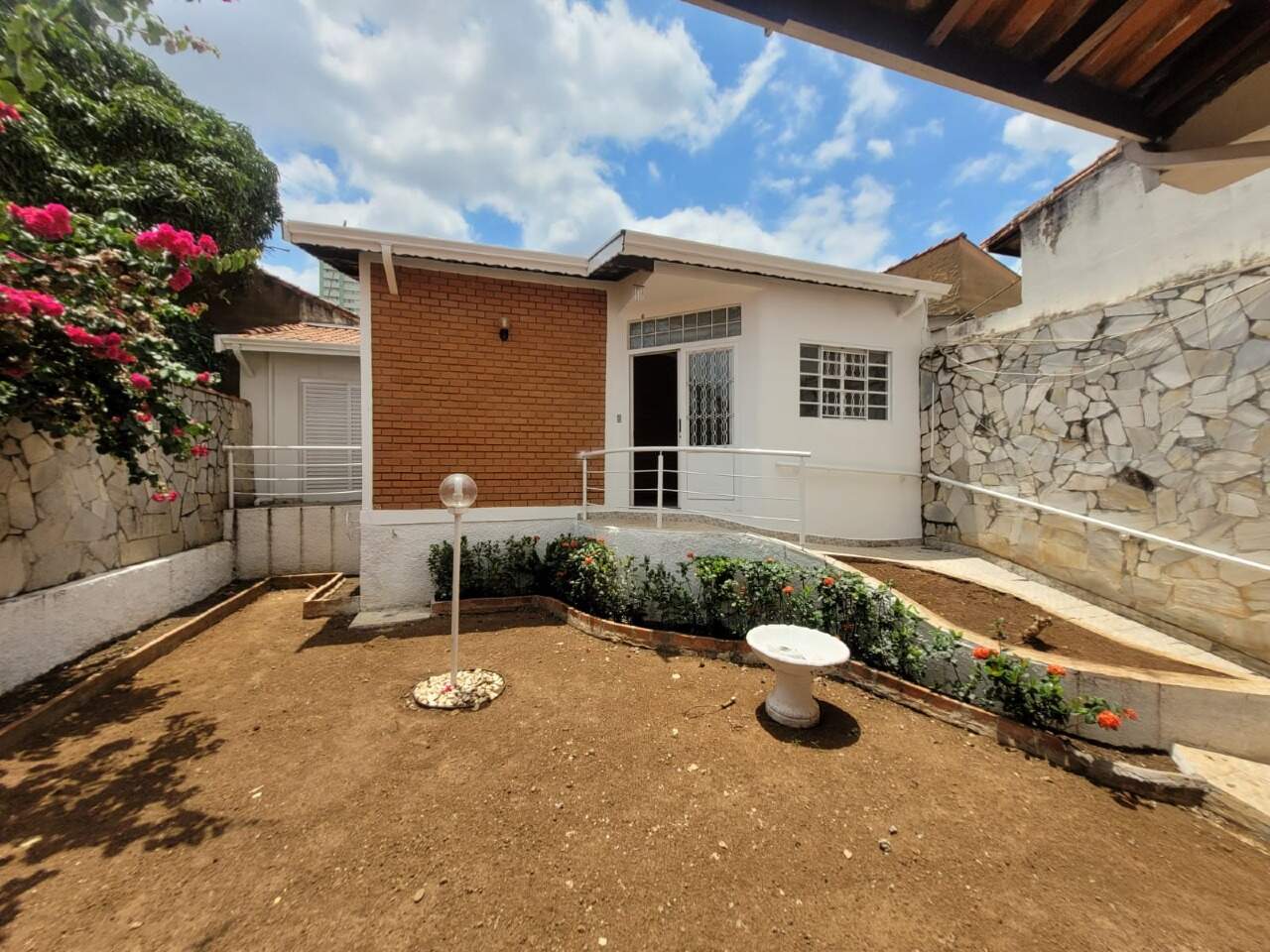 Casa à venda, 5 quartos, sendo 2 suítes, 3 vagas, no bairro Alto em Piracicaba - SP