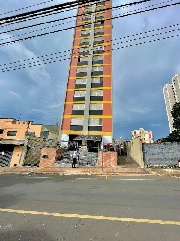 Apartamento à venda no Edifício Itapuã, 1 quarto, 1 vaga, no bairro Centro em Piracicaba - SP