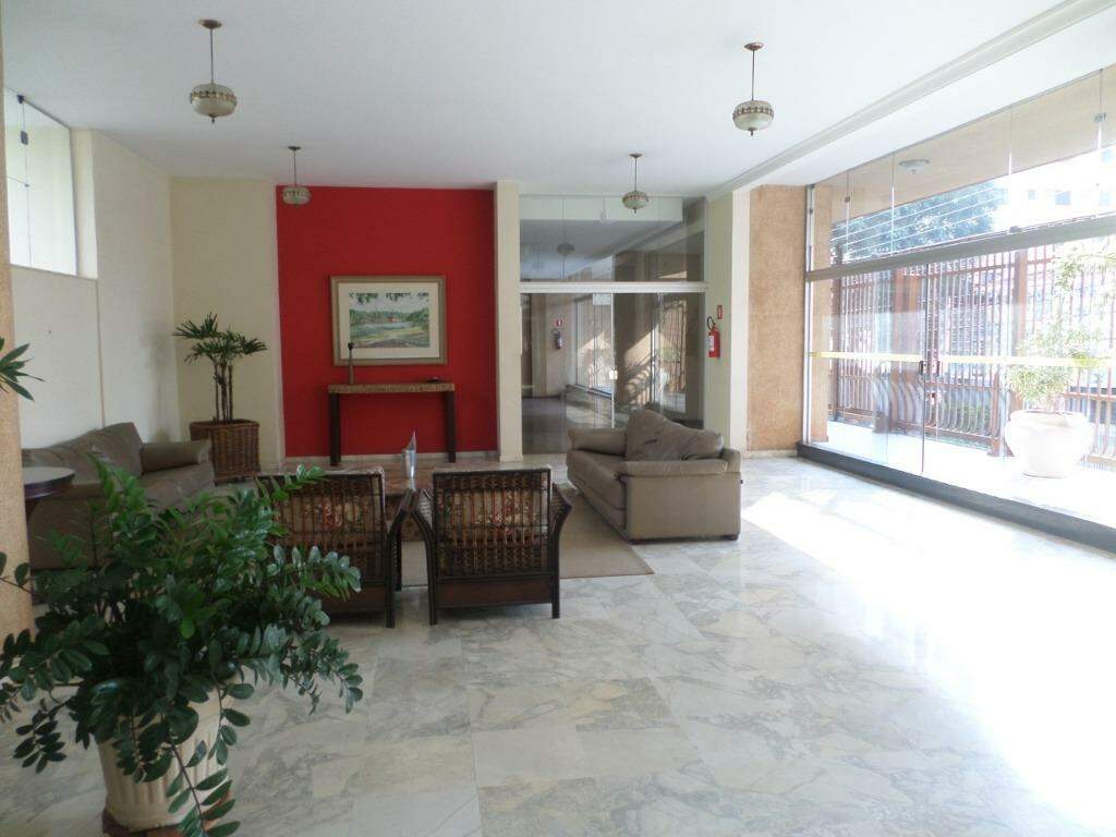Apartamento à venda no Edifício Tapajós, 5 quartos, sendo 3 suítes, 2 vagas, no bairro Centro em Piracicaba - SP