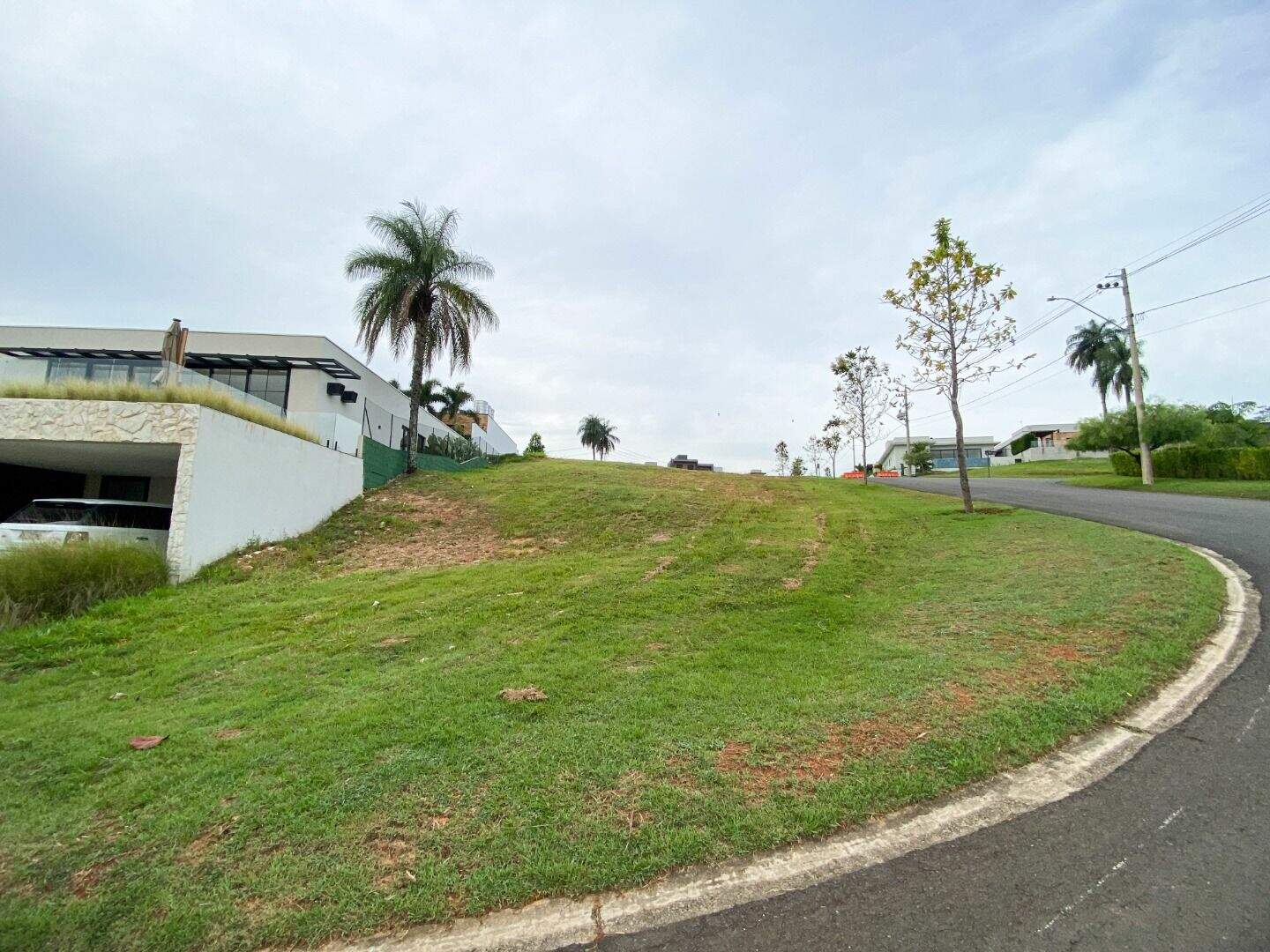 Terreno no Condomínio Villas do Golfe, em Itu disponível para à venda | Grupo Kaion: 