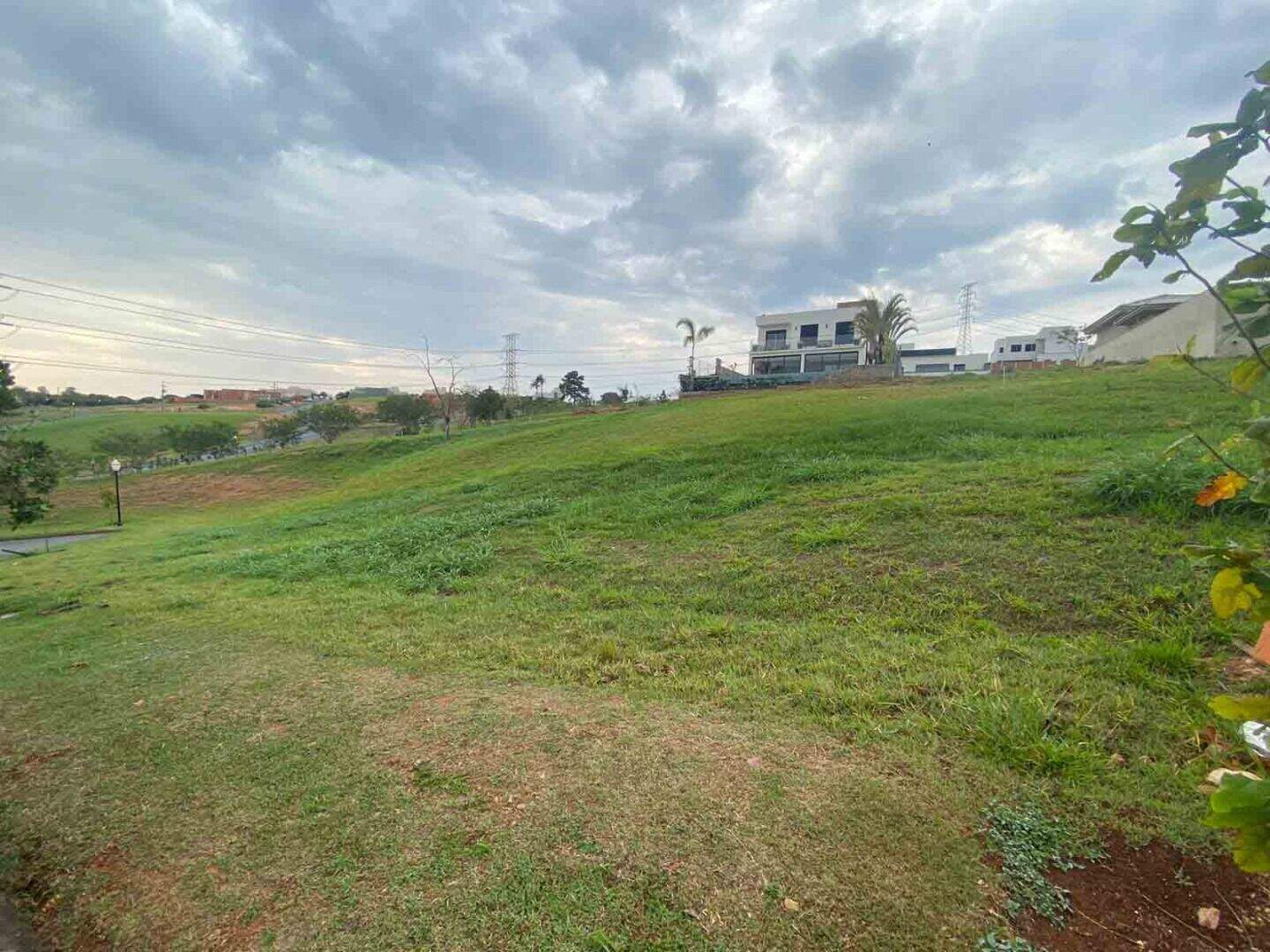 Terreno no Condomínio Villas do Golfe, em Itu disponível para à venda | Grupo Kaion: 