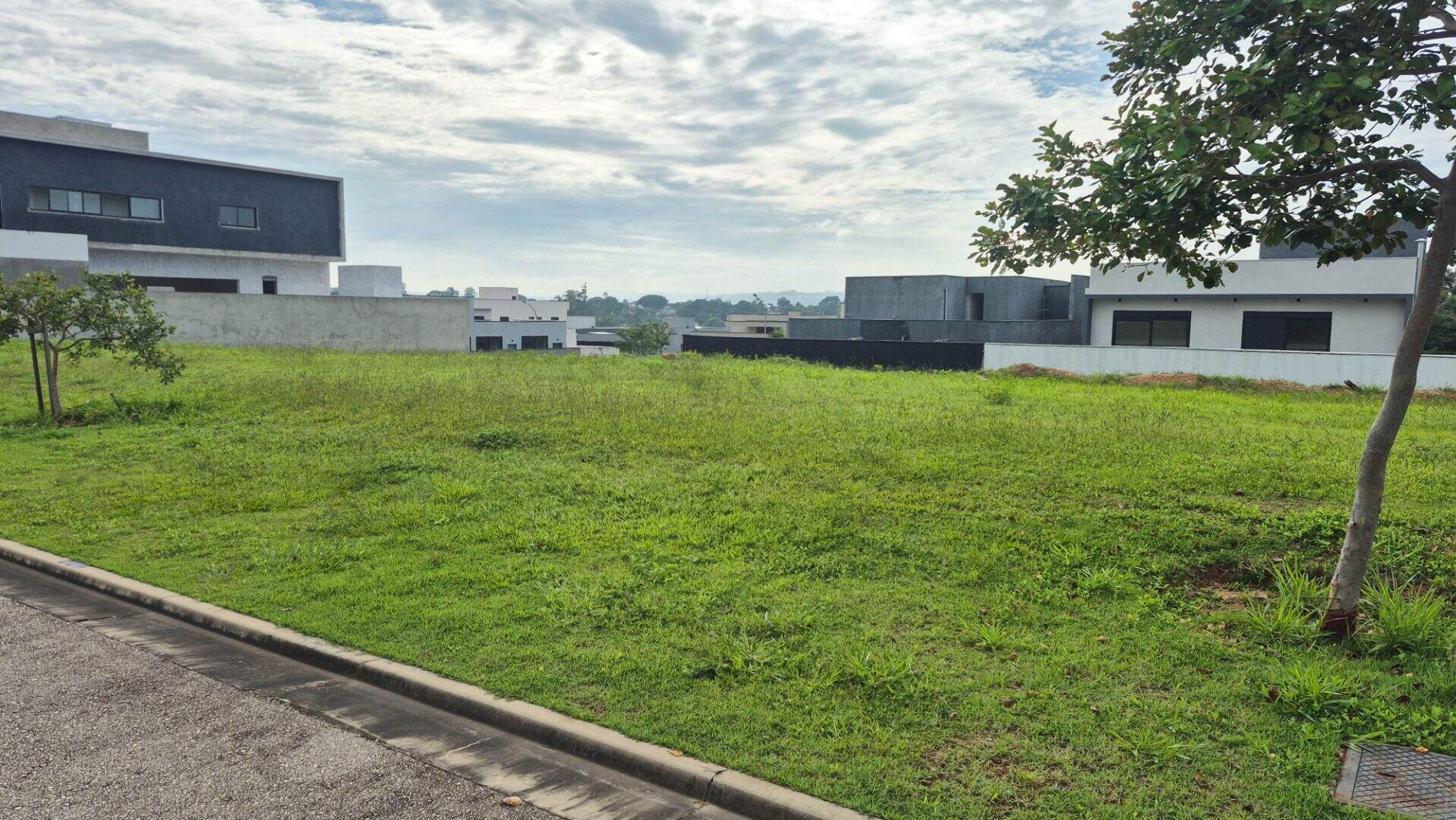 Terreno no Condomínio Alphaville Castelo, em Itu disponível para à venda | Grupo Kaion: 