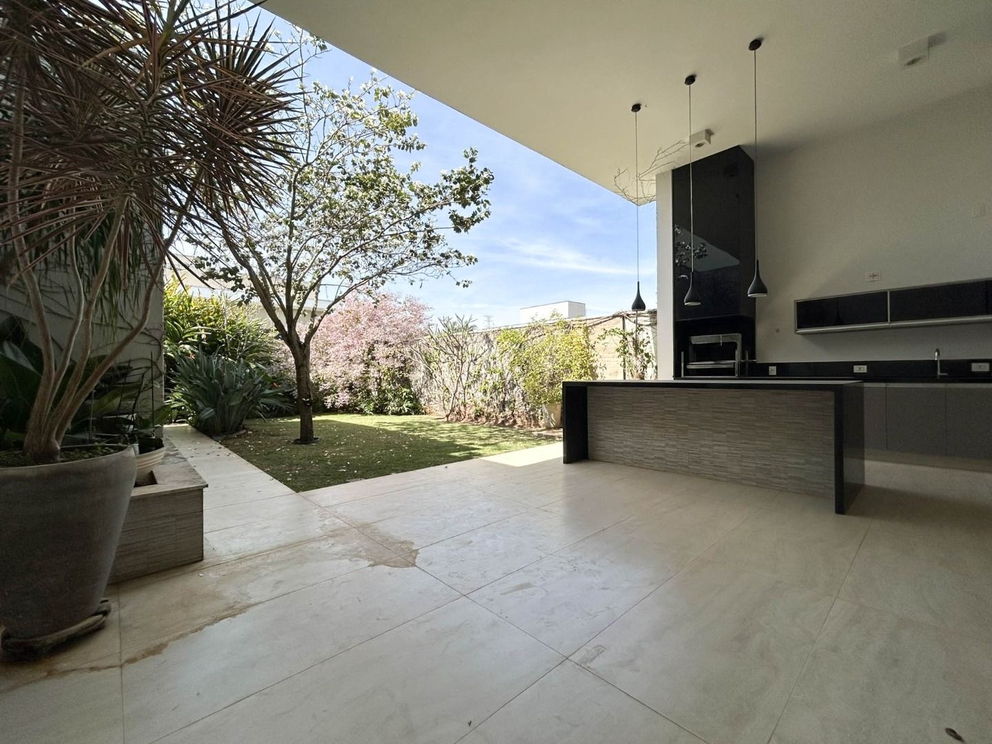 Casa no Condomínio Villas do Golfe, em Itu disponível para para aluguel | Grupo Kaion: 