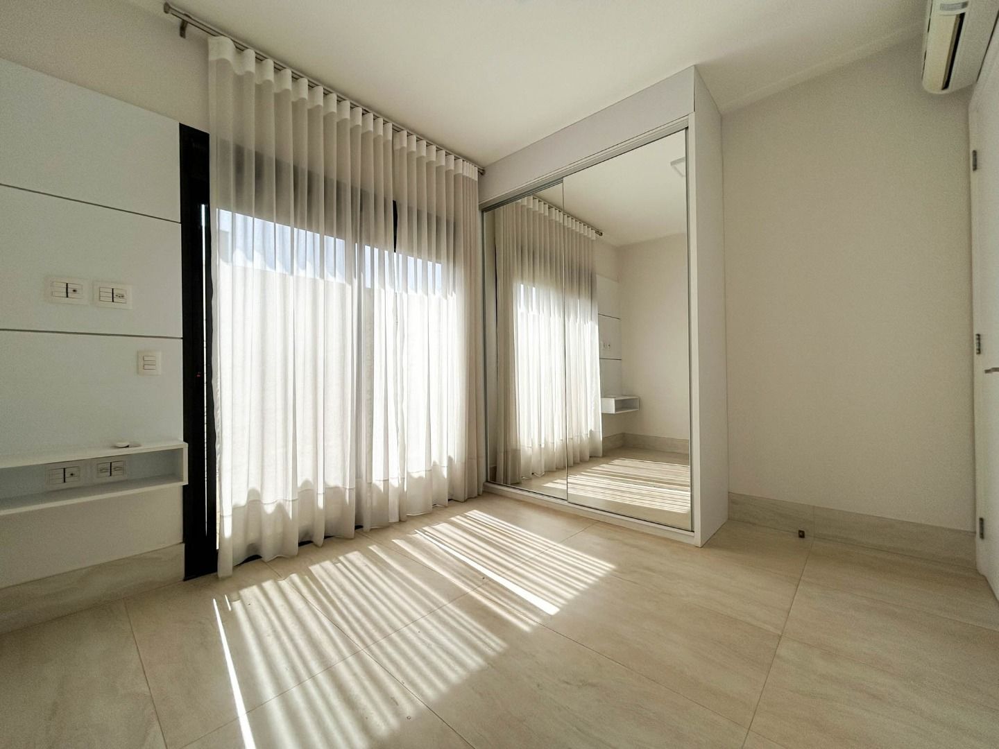 Casa no Condomínio Villas do Golfe, em Itu disponível para para aluguel | Grupo Kaion: 