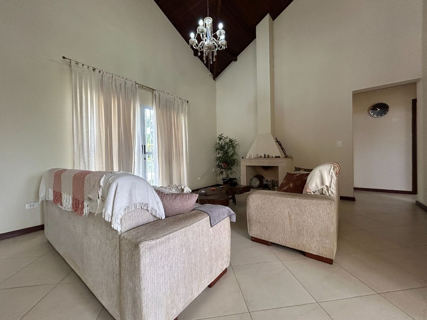 Casa no Terras DI Leonardi, em Itu disponível para para aluguel | Grupo Kaion: 