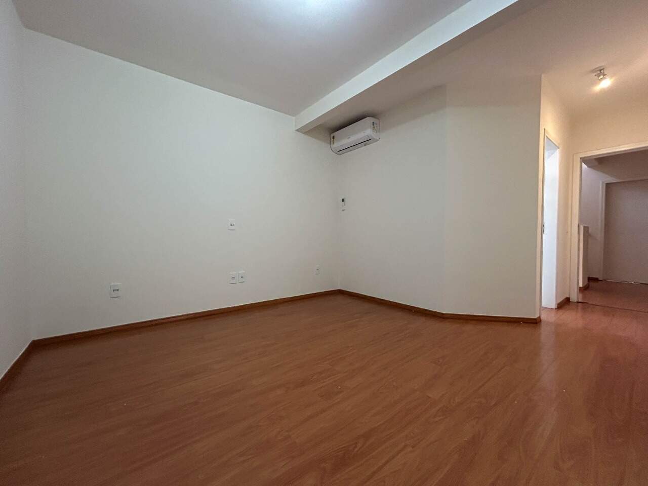 Casa no Condomínio Fechado Hermenegildo Milioni, em Salto disponível para para aluguel | Grupo Kaion: 