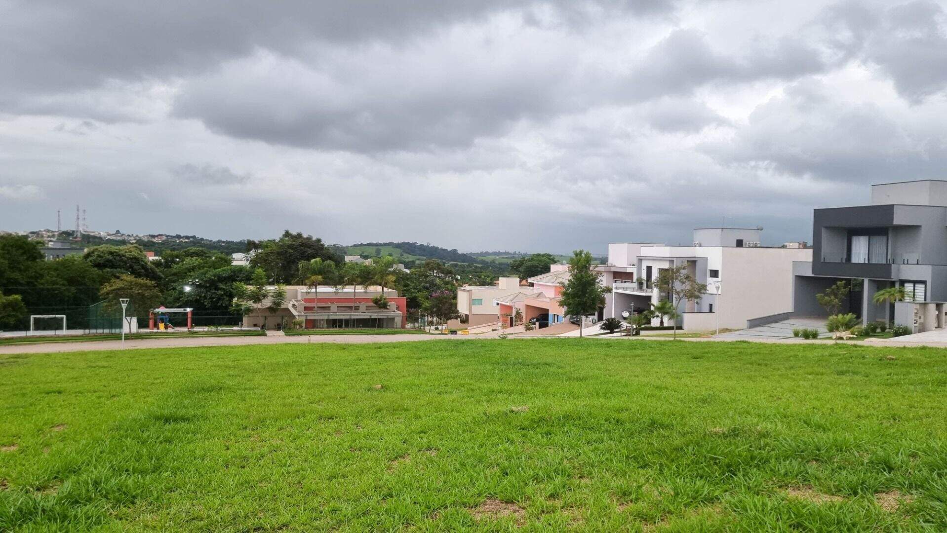 Terreno no Brasil, em Itu disponível para à venda | Grupo Kaion: Terreno à venda em Itu no Condomínio Vila dos Manacás