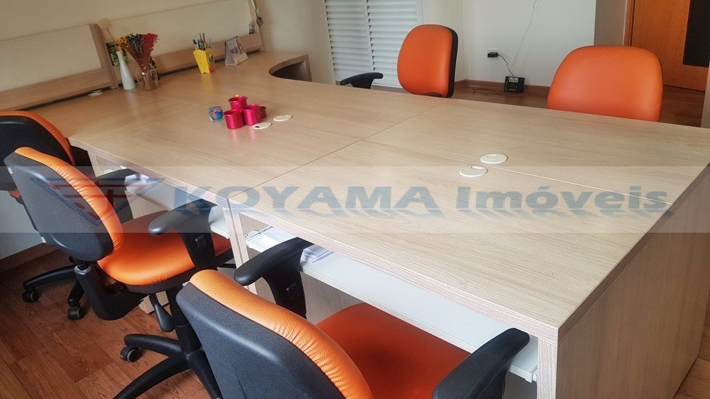 Sala à venda no Saúde: 