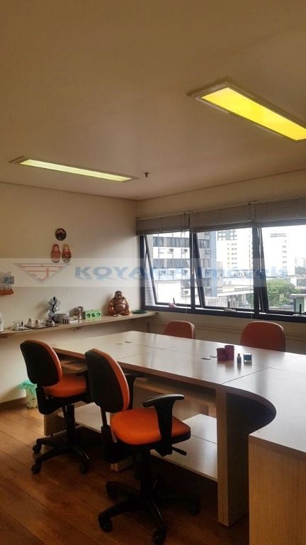 Sala à venda no Saúde: 