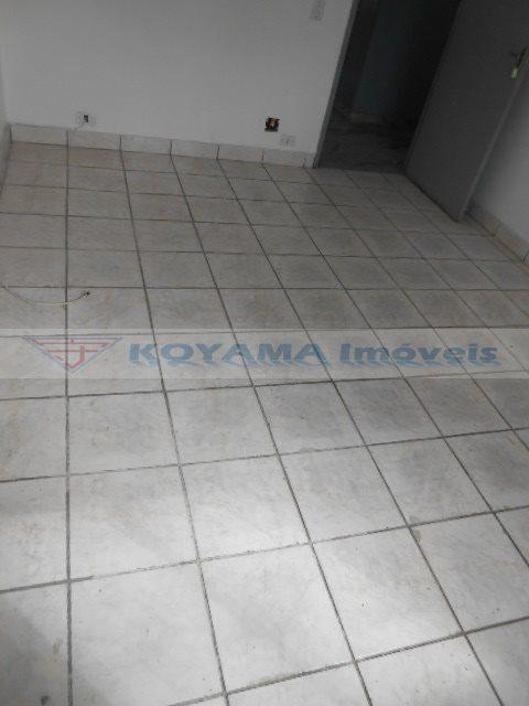 Sala para aluguel no Saúde: 