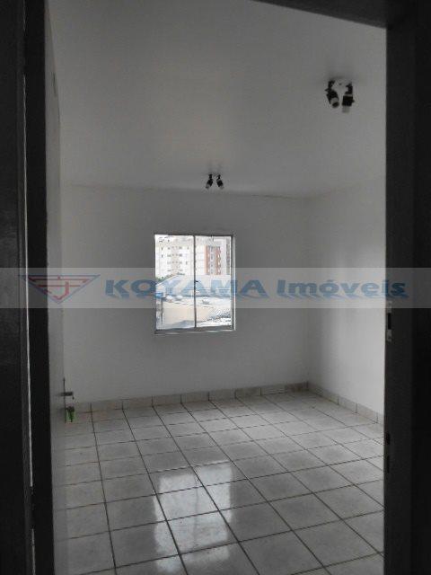 Sala para aluguel no Saúde: 