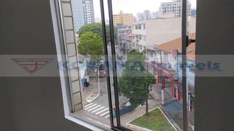 Sala para aluguel no Saúde: 