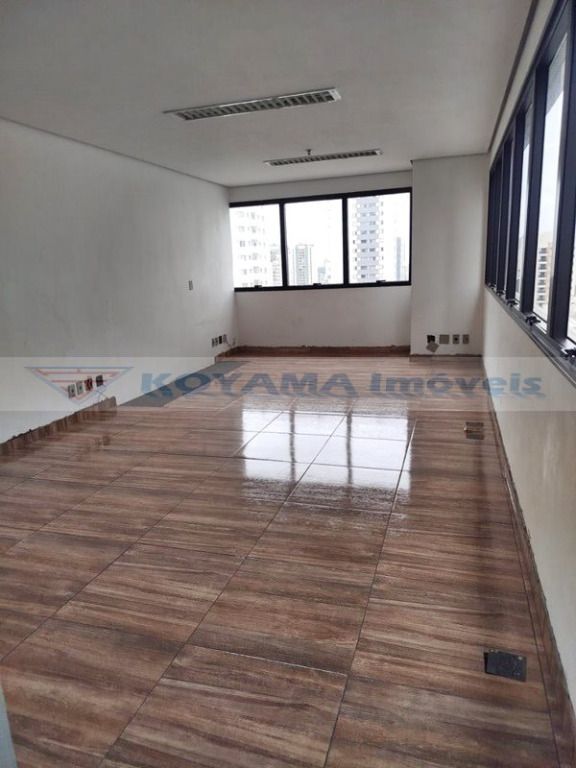 Sala para aluguel no Saúde: 