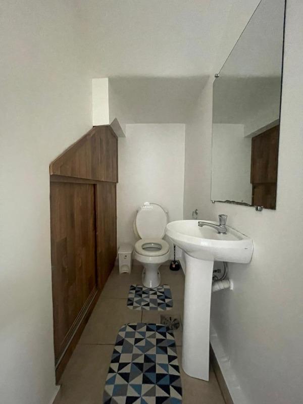 Sobrado para aluguel no Universitário: 