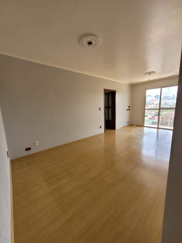 Apartamento à venda com 3 quartos, 110m² - Foto 2