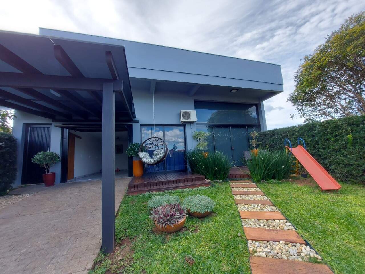 Casa à venda com 3 quartos, 270m² - Foto 1