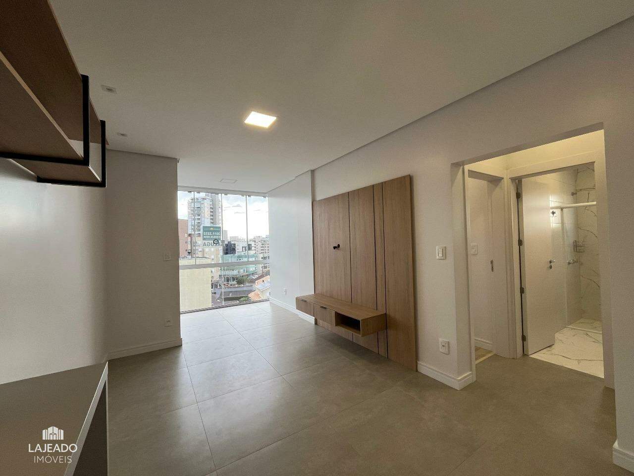 Apartamento para alugar com 2 quartos, 73m² - Foto 3