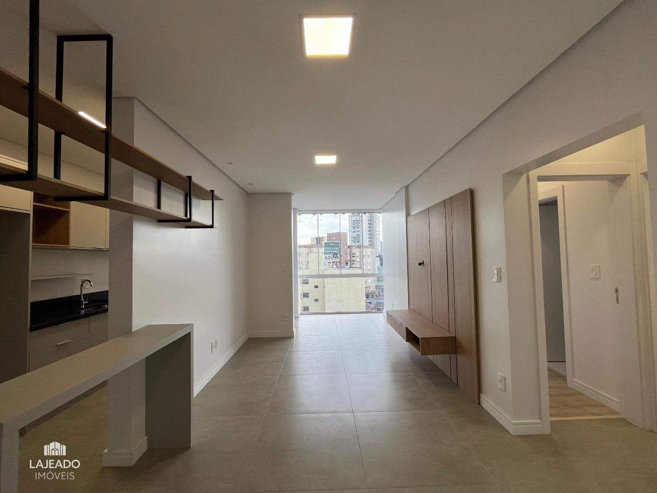 Apartamento para alugar com 2 quartos, 73m² - Foto 2