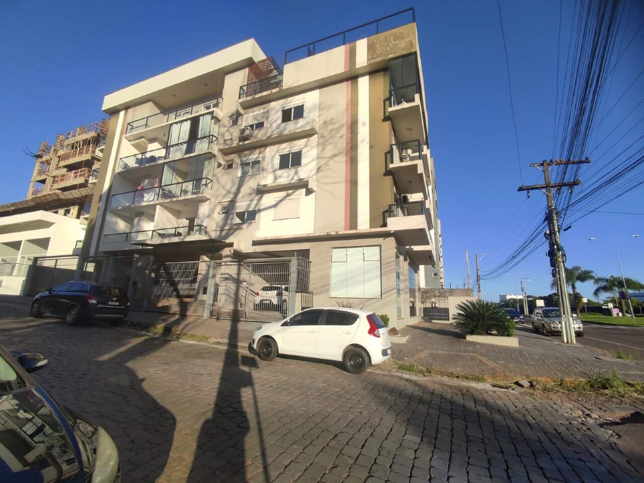 Apartamento à venda com 1 quarto, 42m² - Foto 1