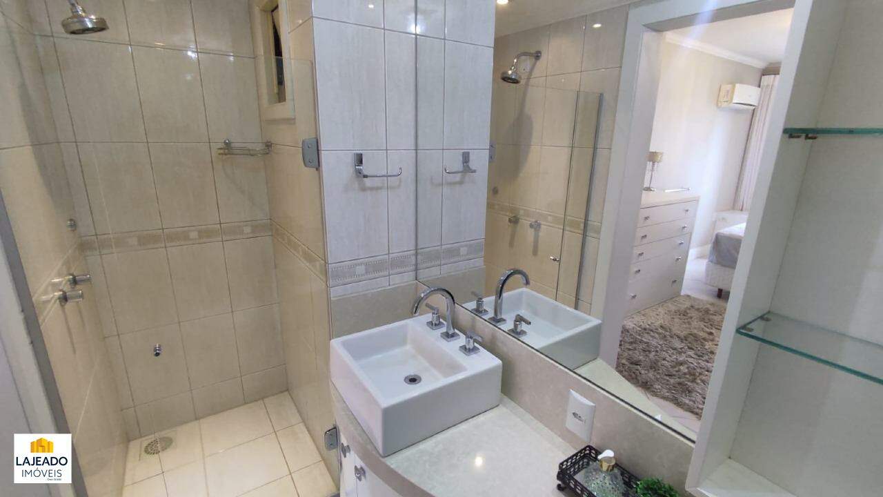 Apartamento à venda com 2 quartos, 77m² - Foto 5