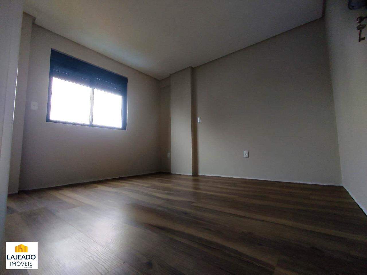 Apartamento à venda com 2 quartos, 112m² - Foto 4