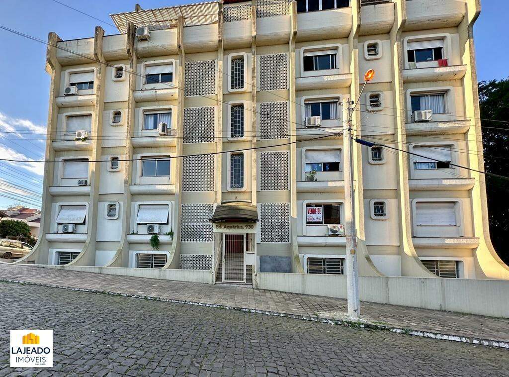 Apartamento à venda com 2 quartos, 69m² - Foto 1