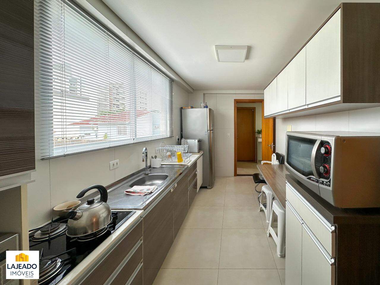 Apartamento à venda com 3 quartos, 185m² - Foto 6