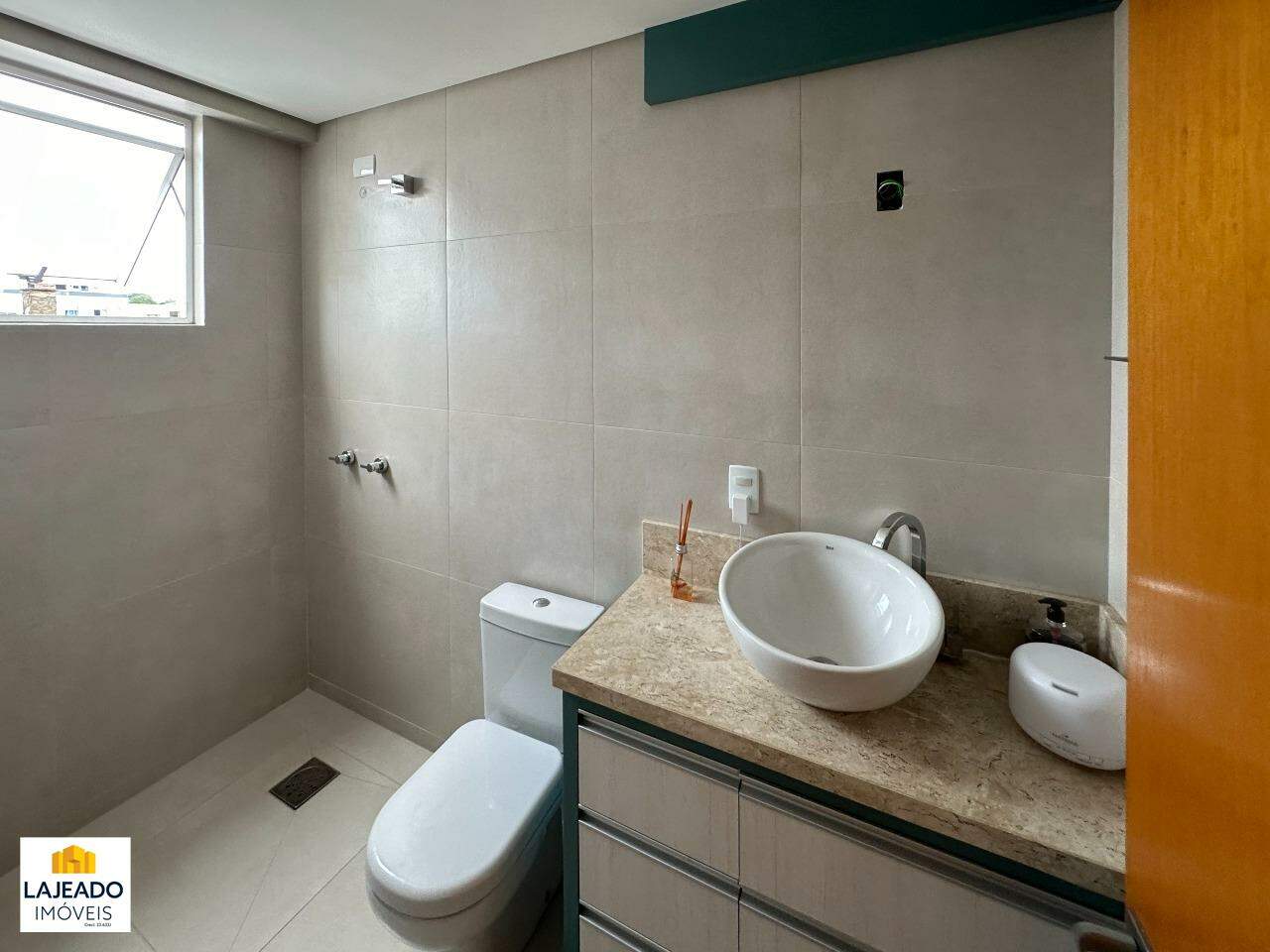 Apartamento à venda com 3 quartos, 185m² - Foto 9