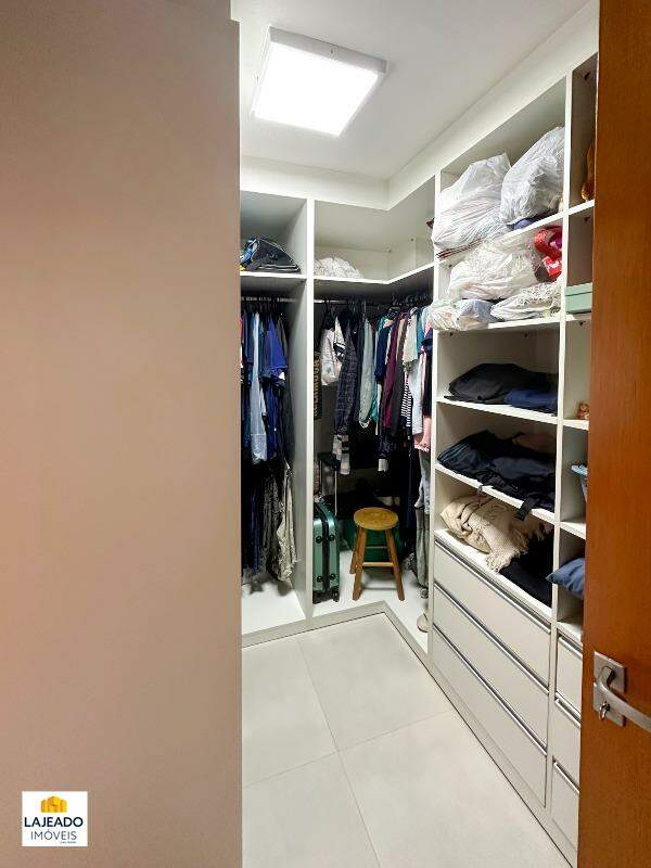 Apartamento à venda com 3 quartos, 185m² - Foto 17