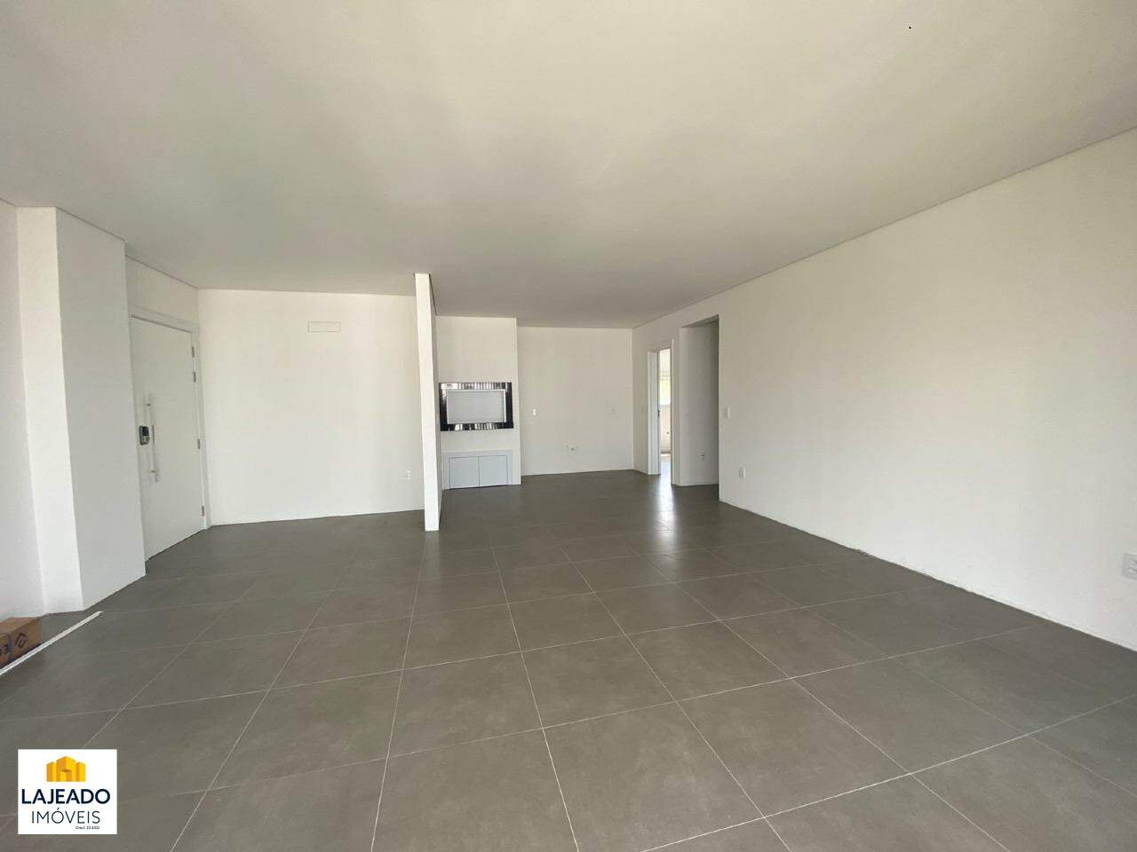 Apartamento à venda com 3 quartos, 153m² - Foto 3