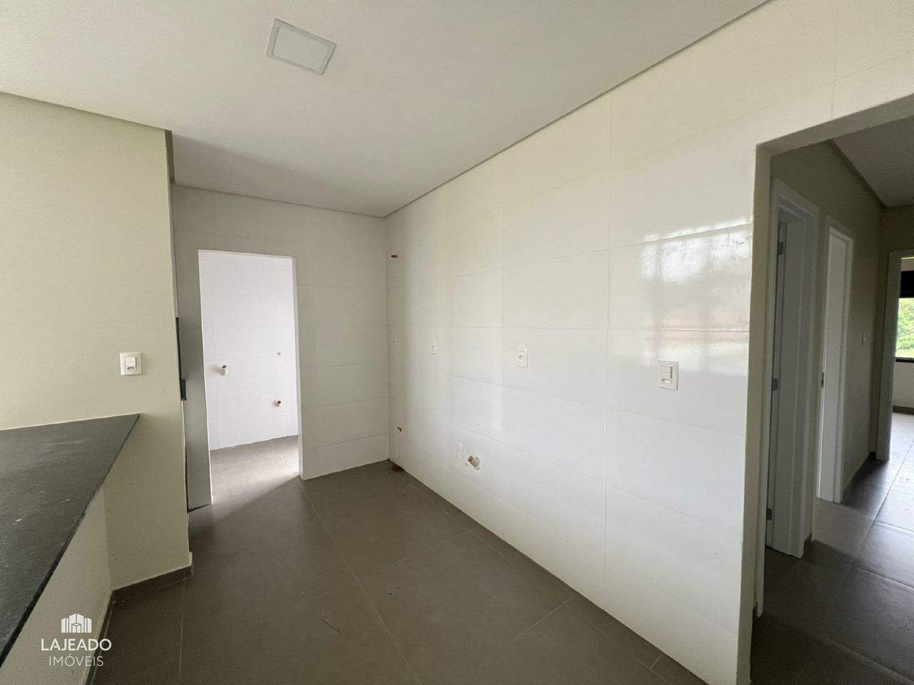 Casa à venda com 2 quartos, 67m² - Foto 5