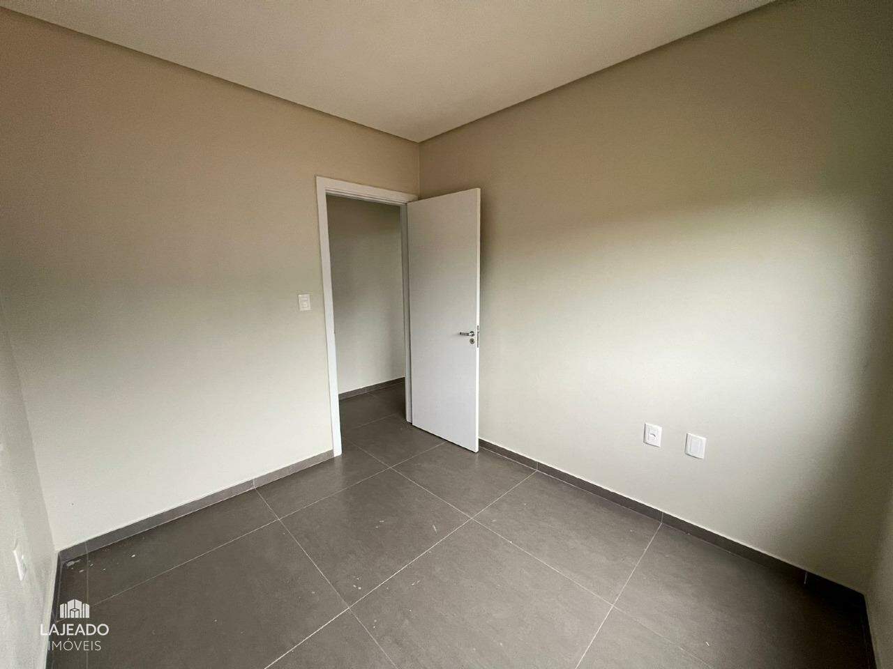 Casa à venda com 2 quartos, 67m² - Foto 10