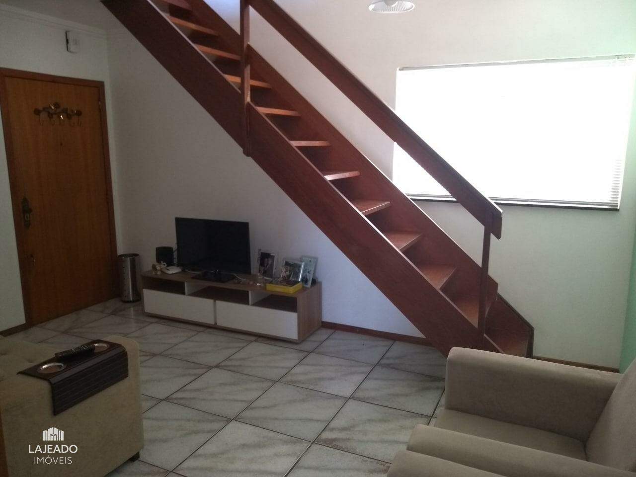 Apartamento à venda com 2 quartos, 104m² - Foto 2